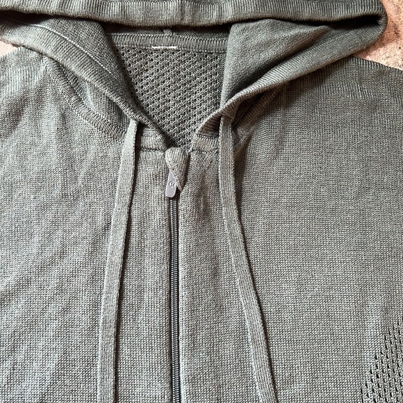 Lululemon Wake Up & Go Sweater - Picture 10 of 10